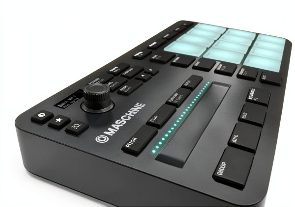 Native Instruments Maschine Mikro MK3 USB Music Production Controller-2