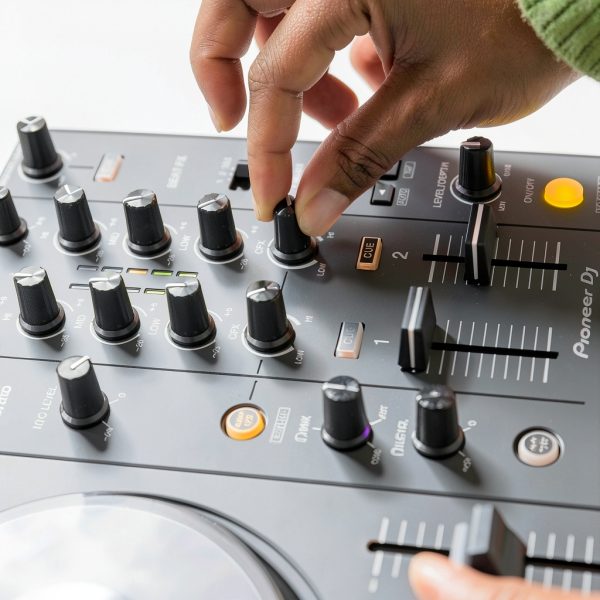 Pioneer DJ DDJ-FLX4 Graphite 2-Channel Controller with Serato DJ Lite-12